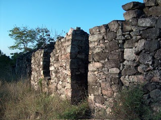 ruinas Reconstruindo-os-Muros